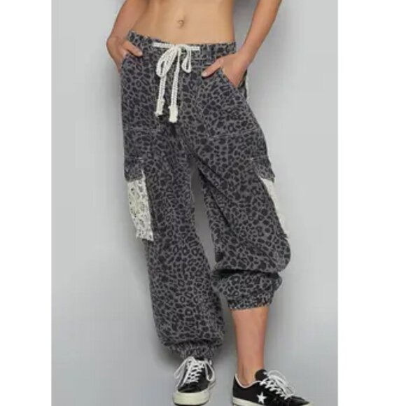 POL Dark Quiet Crochet Pocket Charcoal Leopard Pants Size Small - Picture 1 of 7